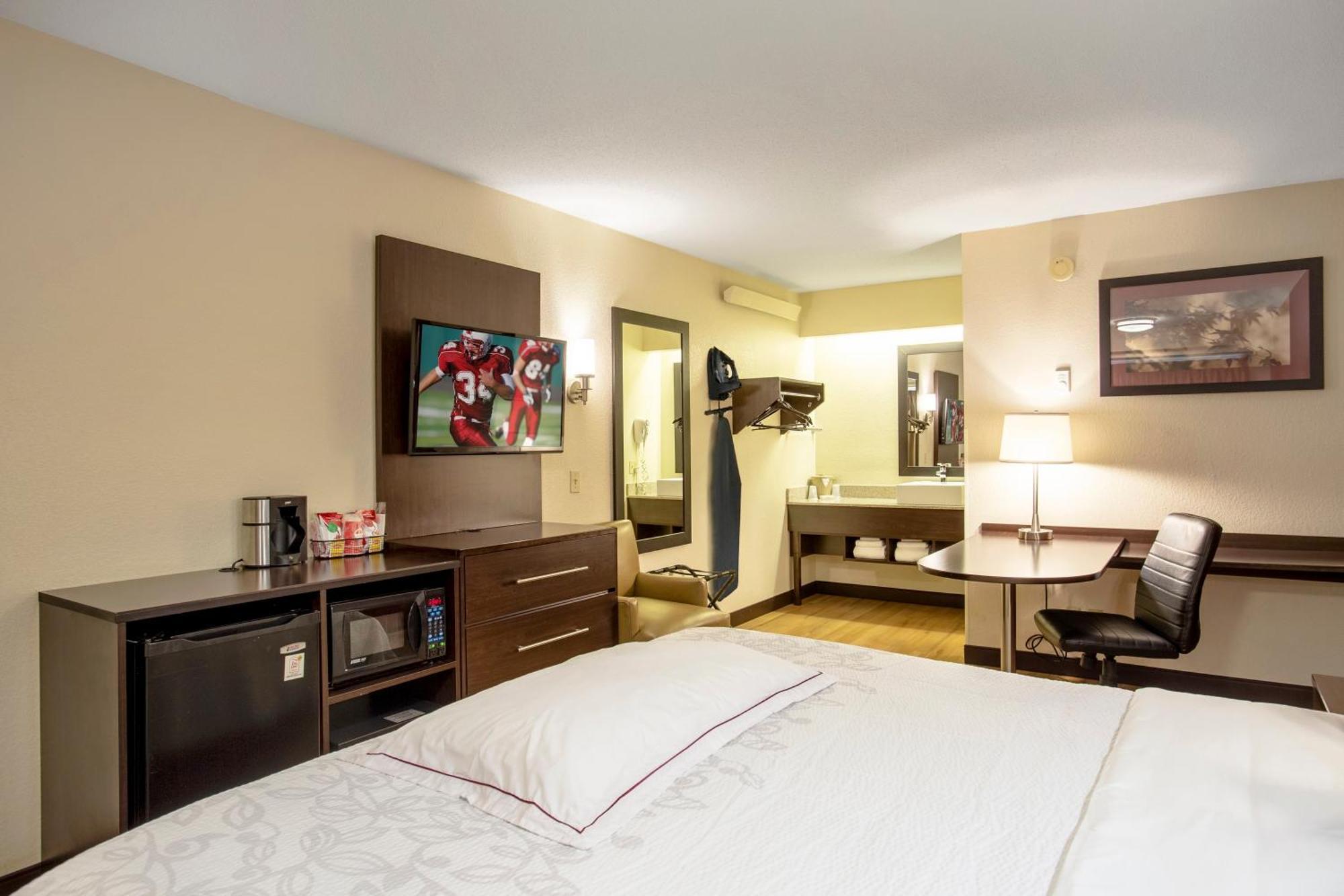 Red Roof Inn Plus+ St. Louis - Forest Park / Hampton Ave. Eksteriør bilde